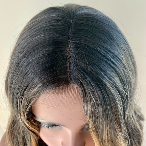 Shoulder Length Black/Auburn/Blonde Body Wave Lace Part Synthetic Wig - Unisex - Picture 2 of 7